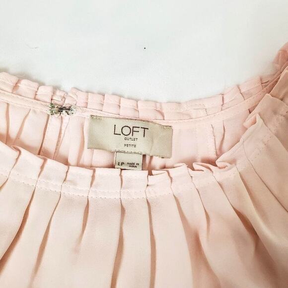 Loft Pleated Pink Floral Peasant Top Petite - Picture 5 of 6